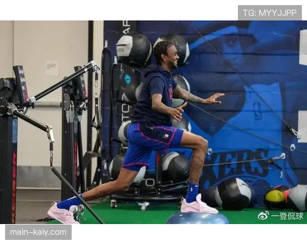 哈兰德因腿筋不适缺席训练，周末出战成疑