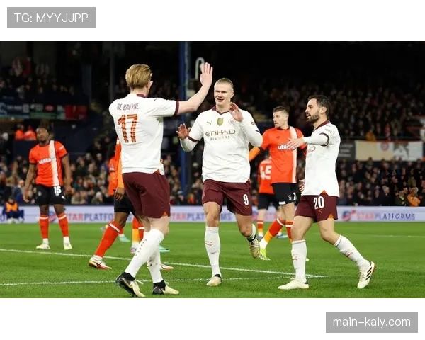 瞬间定格：德布劳内手术刀直塞穿透肋部，哈兰德形成单刀